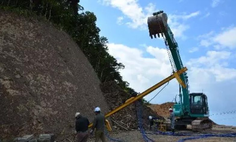 従来削孔機に取り付け可能