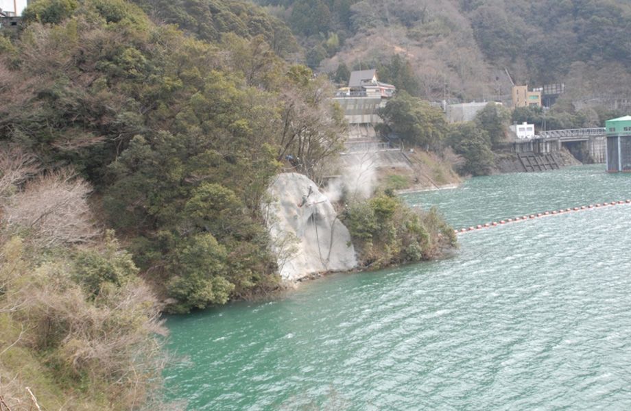 大渡ダム法面工事