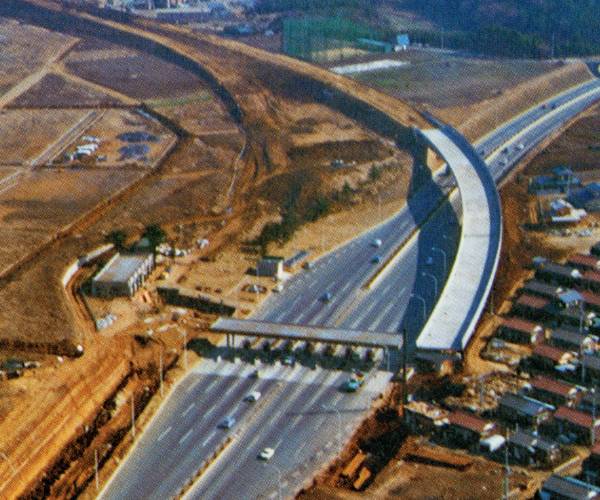 関東自動車道千葉西（千葉県千葉市）