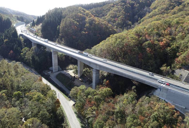 東海北陸自動車道 池之島工事