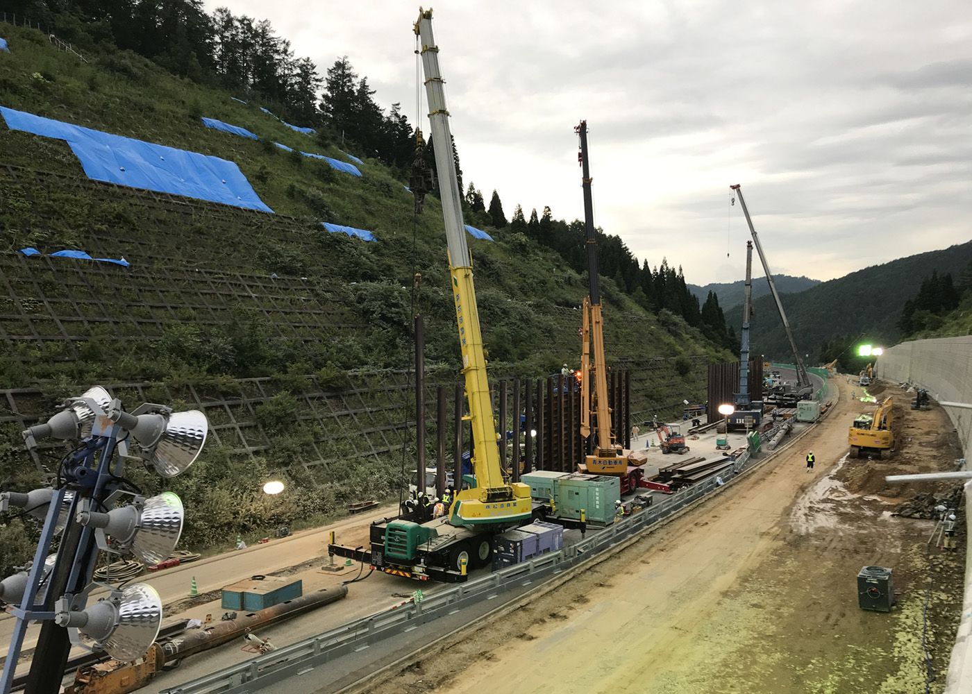 東海北陸自動車道 上小鳥地区のり面災害復旧工事イメージ