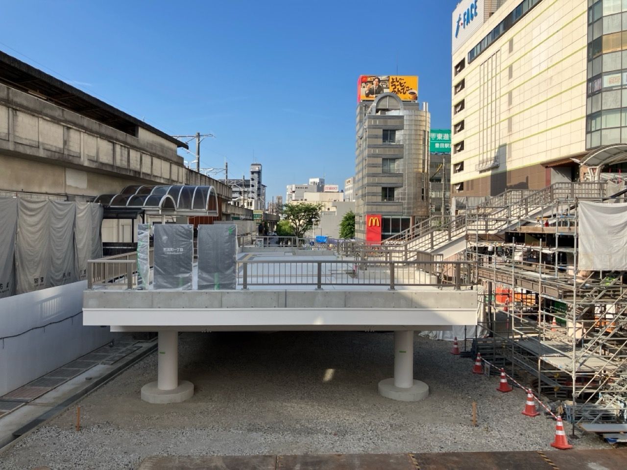 豊田市駅西口ペデストリアンデッキイメージ